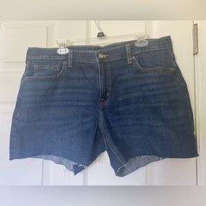 Women’s old navy size 14 mid rise denim shorts